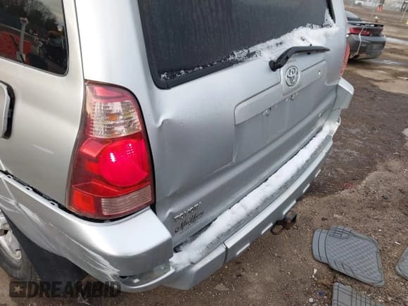 ✅ 2005 Toyota 4Runner SR5 • VIN: JTEBU14R858029312 • Lot: 41742603. Listed on IAAI with Not provided. Free auction sales archive from the USA and detailed vehicle history report at DreamBid. Image 6.