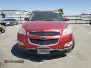 ✅ 2012 Chevrolet Traverse 1LT • VIN: 1GNKRGED6CJ381555 • Lot: 70817494. Wystawiony na Copart z przebiegiem 130 054 mil. Bezpłatny archiwum sprzedaży aukcyjnych z USA i szczegółowy raport historii pojazdu na DreamBid. Zdjęcie 5.