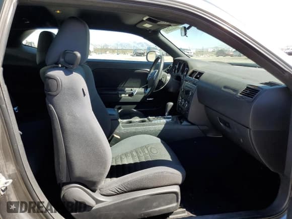 ✅ 2012 Dodge Challenger SXT • VIN: 2C3CDYAG2CH268340 • Lot: 68305604. Wystawiony na Copart z przebiegiem 183 818 mil. Bezpłatny archiwum sprzedaży aukcyjnych z USA i szczegółowy raport historii pojazdu na DreamBid. Zdjęcie 10.