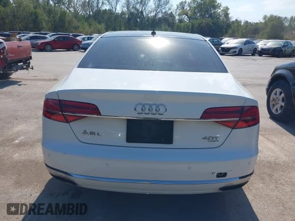 ✅ 2015 Audi A8 4.0T • VIN: WAU32AFD1FN030995 • Lot: 43468092. Wystawiony na IAAI z przebiegiem 93 610 mil. Bezpłatny archiwum sprzedaży aukcyjnych z USA i szczegółowy raport historii pojazdu na DreamBid. Zdjęcie 16.