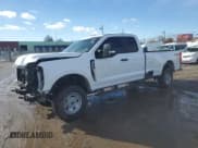 ✅ 2023 Ford F-350 • VIN: 1FT8X3BA1PED26053 • Lot: 42484225. Wystawiony na Copart z przebiegiem 5 648 mil. Bezpłatny archiwum sprzedaży aukcyjnych z USA i szczegółowy raport historii pojazdu na DreamBid. Zdjęcie 1.