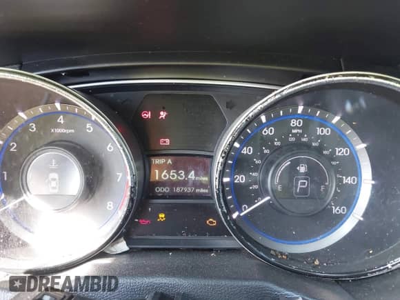 2014 Hyundai Sonata GLS with VIN 5NPEB4AC5EH939249, listed as a IAAI auction lot 43330278 with 187,937 mi miles and . Bid and sale history available at DreamBid. Image 7.