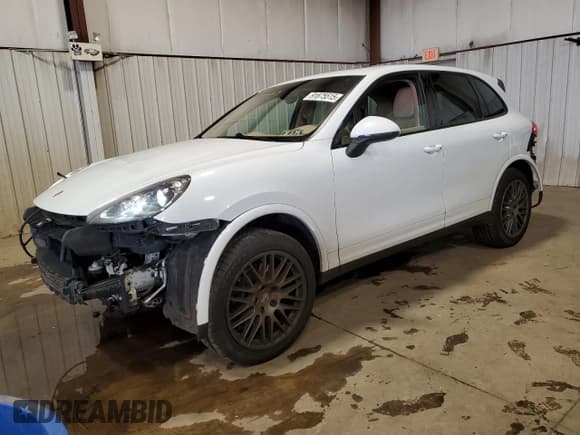 ✅ 2017 Porsche Cayenne • VIN: WP1AA2A22HKA82180 • Lot: 91875515. Wystawiony na Copart z przebiegiem 123 063 mil. Bezpłatny archiwum sprzedaży aukcyjnych z USA i szczegółowy raport historii pojazdu na DreamBid. Zdjęcie 1.