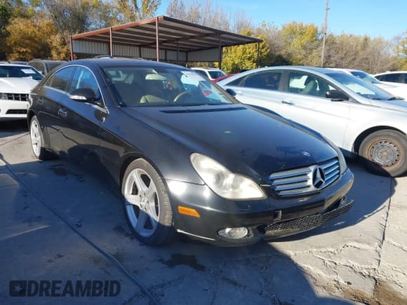 ✅ 2006 Mercedes-Benz CLS 500 • VIN: WDDDJ75X76A075204 • Лот: 43918252. Опубликован ранее на IAAI с пробегом 174 745 миль. Бесплатный доступ к архиву аукционных продаж из США и подробный отчёт об истории автомобиля на DreamBid. Изображение 1.