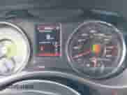 ✅ 2014 Dodge Charger RT • VIN: 2C3CDXCT3EH342422 • Lot: 41923310. Wystawiony na IAAI z przebiegiem 236 320 mil. Bezpłatny archiwum sprzedaży aukcyjnych z USA i szczegółowy raport historii pojazdu na DreamBid. Zdjęcie 7.