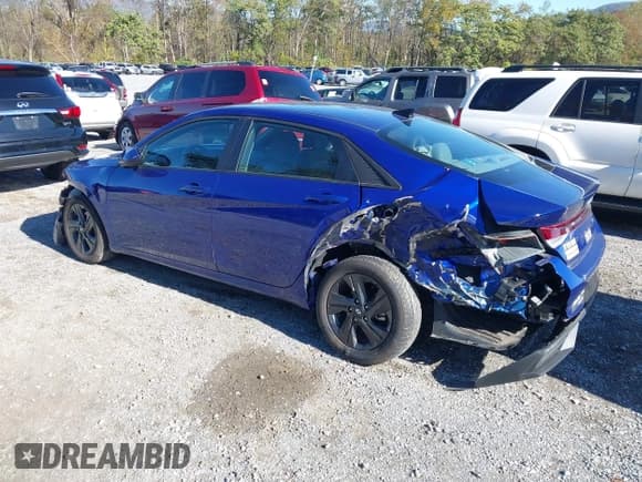 ✅ 2021 Hyundai Elantra SEL • VIN: KMHLM4AG0MU114322 • Lot: 43485544. Listed on IAAI with 17,111 mi. Free auction sales archive from the USA and detailed vehicle history report at DreamBid. Image 3.