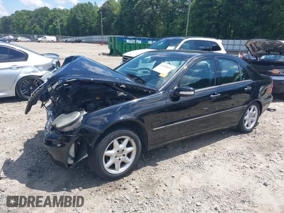✅ 2002 Mercedes-Benz C 230/260/280/320 • VIN: WDBRF61J52F281582 • Lot: 42498015. Wystawiony na IAAI z przebiegiem Nie podano. Bezpłatny archiwum sprzedaży aukcyjnych z USA i szczegółowy raport historii pojazdu na DreamBid. Zdjęcie 18.