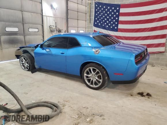 ✅ 2023 Dodge Challenger SXT • VIN: 2C3CDZGG5PH655483 • Lot: 49696144. Wystawiony na Copart z przebiegiem 1 602 mil. Bezpłatny archiwum sprzedaży aukcyjnych z USA i szczegółowy raport historii pojazdu na DreamBid. Zdjęcie 2.