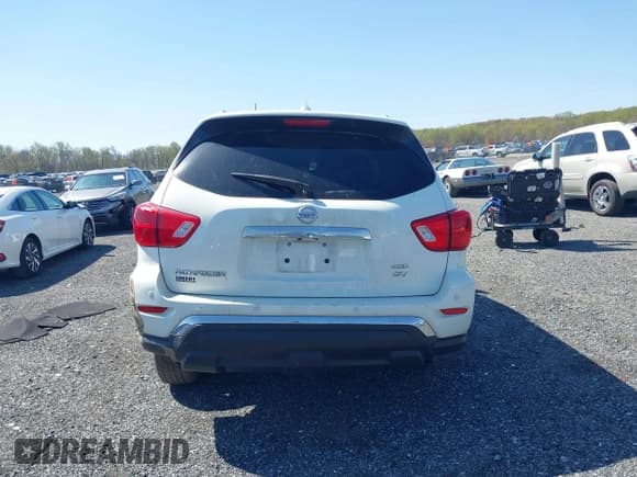 ✅ 2019 Nissan Pathfinder S • VIN: 5N1DR2MM4KC638264 • Lot: 42048739. Listed on IAAI with 106,373 mi. Free auction sales archive from the USA and detailed vehicle history report at DreamBid. Image 16.