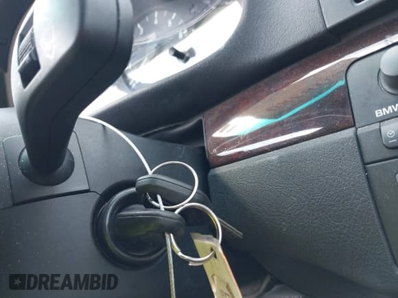 ✅ 2005 BMW 3 Series 325Ci • VIN: WBABW33405PL35066 • Lot: 40118380. Wystawiony na IAAI z przebiegiem 245 479 mil. Bezpłatny archiwum sprzedaży aukcyjnych z USA i szczegółowy raport historii pojazdu na DreamBid. Zdjęcie 11.