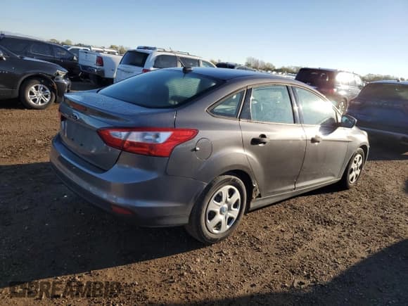✅ 2012 Ford Focus S • VIN: 1FAHP3E2XCL233113 • Lot: 89496445. Listed on Copart with 129,917 mi. Free auction sales archive from the USA and detailed vehicle history report at DreamBid. Image 3.