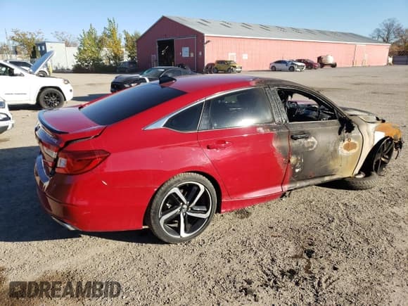 ✅ 2022 Honda Accord Sport • VIN: 1HGCV1F31NA800525 • Lot: 90410425. Wystawiony na Copart z przebiegiem Nie podano. Bezpłatny archiwum sprzedaży aukcyjnych z USA i szczegółowy raport historii pojazdu na DreamBid. Zdjęcie 3.