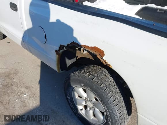 ✅ 2004 Dodge Dakota • VIN: 1D7GG46K04S685286 • Lot: 41617367. Wystawiony na IAAI z przebiegiem 192 272 mil. Bezpłatny archiwum sprzedaży aukcyjnych z USA i szczegółowy raport historii pojazdu na DreamBid. Zdjęcie 6.