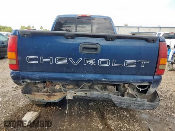 1999 Chevrolet Silverado 1500 LS с VIN 1GCEC14W2XZ167659, выставлен на аукционе Copart как лот 86246625 с пробегом 146 677 миль миль и Списание • Salvage title. История ставок и продаж доступна на DreamBid. Изображение 6.