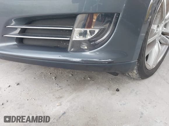 ✅ 2013 Tesla Model S • VIN: 5YJSA1CN7DFP05324 • Lot: 43893560. Wystawiony na IAAI z przebiegiem 89 772 mil. Bezpłatny archiwum sprzedaży aukcyjnych z USA i szczegółowy raport historii pojazdu na DreamBid. Zdjęcie 6.