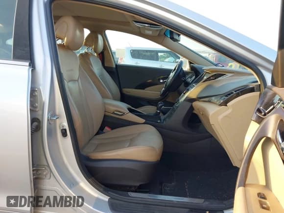 ✅ 2012 Hyundai Azera • VIN: KMHFH4JG6CA176924 • Lot: 43023155. Listed on IAAI with 122,345 mi. Free auction sales archive from the USA and detailed vehicle history report at DreamBid. Image 5.