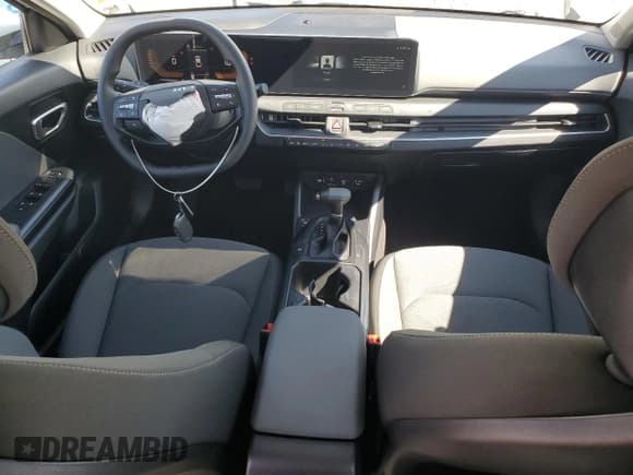 ✅ 2025 Kia K4 LXS • VIN: 3KPFT4DE8SE193491 • Лот: 86195635. Опубликован ранее на Copart с пробегом 697 миль. Бесплатный доступ к архиву аукционных продаж из США и подробный отчёт об истории автомобиля на DreamBid. Изображение 8.