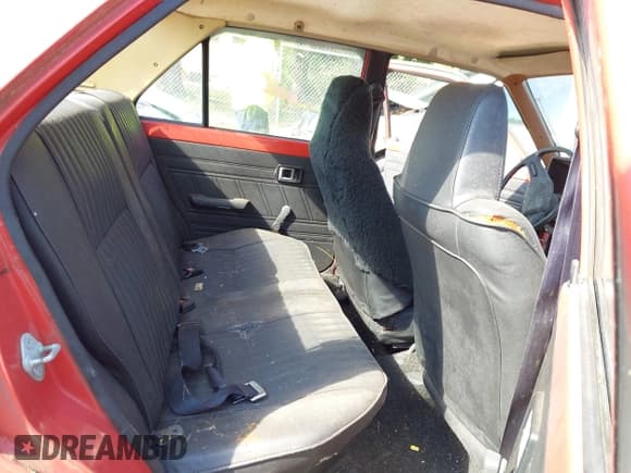 ✅ 1982 Toyota Tercel Deluxe • VIN: JT2AL21E3C4402733 • Lot: 43154157. Wystawiony na IAAI z przebiegiem 143 224 mil. Bezpłatny archiwum sprzedaży aukcyjnych z USA i szczegółowy raport historii pojazdu na DreamBid. Zdjęcie 8.