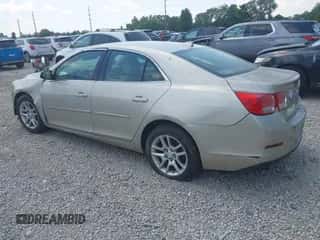 2013 Chevrolet Malibu LT z VIN 1G11C5SA5DF252045, wystawiony jako IAAI lot #42921294 z przebiegiem 191 611 mil mil oraz . Historia ofert i sprzedaży dostępna na DreamBid. Obrazek 3.