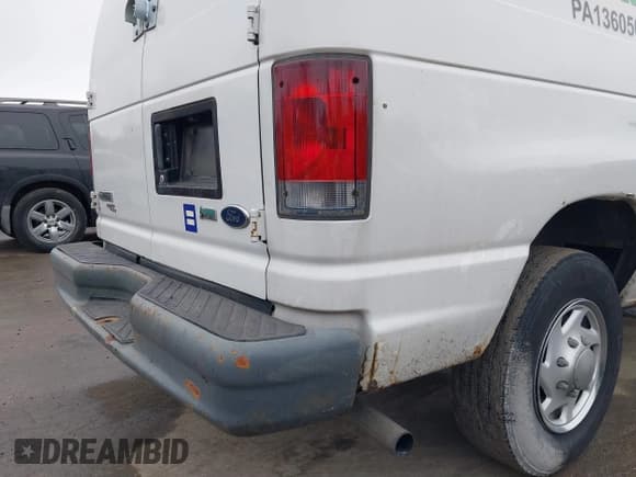 ✅ 2005 Ford Econoline Cargo • VIN: 1FTNE24W95HB25640 • Lot: 41335337. Wystawiony na IAAI z przebiegiem 183 045 mil. Bezpłatny archiwum sprzedaży aukcyjnych z USA i szczegółowy raport historii pojazdu na DreamBid. Zdjęcie 15.