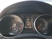 ✅ 2013 Volkswagen Golf GTI • VIN: WVWHD7AJ9DW140445 • Lot: 81822535. Wystawiony na Copart z przebiegiem 63 956 mil. Bezpłatny archiwum sprzedaży aukcyjnych z USA i szczegółowy raport historii pojazdu na DreamBid. Zdjęcie 9.