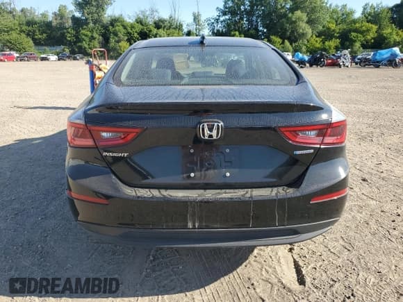 ✅ 2019 Honda Insight EX • VIN: 19XZE4F55KE010925 • Лот: 64473065. Опубликован ранее на Copart с пробегом 106 299 миль. Бесплатный доступ к архиву аукционных продаж из США и подробный отчёт об истории автомобиля на DreamBid. Изображение 6.