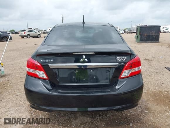 ✅ 2018 Mitsubishi Mirage SE • VIN: ML32F4FJ8JHF12869 • Lot: 42167582. Wystawiony na IAAI z przebiegiem 105 509 mil. Bezpłatny archiwum sprzedaży aukcyjnych z USA i szczegółowy raport historii pojazdu na DreamBid. Zdjęcie 17.