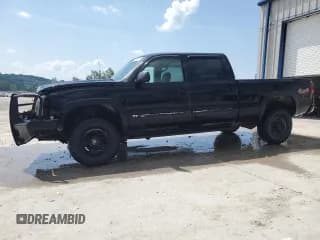 ✅ 2005 Chevrolet Silverado 2500HD LS • VIN: 1GCHK23U85F803800 • Lot: 63238855. Wystawiony na Copart z przebiegiem 224 816 mil. Bezpłatny archiwum sprzedaży aukcyjnych z USA i szczegółowy raport historii pojazdu na DreamBid. Zdjęcie 1.