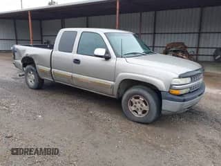 ✅ 2001 Chevrolet Silverado 1500 LS • VIN: 2GCEK19T011406207 • Lot: 41931900. Wystawiony na IAAI z przebiegiem 367 110 mil mil. Skorzystaj z bezpłatnego archiwum sprzedaży aukcyjnych z USA i zobacz szczegółowy raport historii pojazdu na DreamBid. Zdjęcie 1.