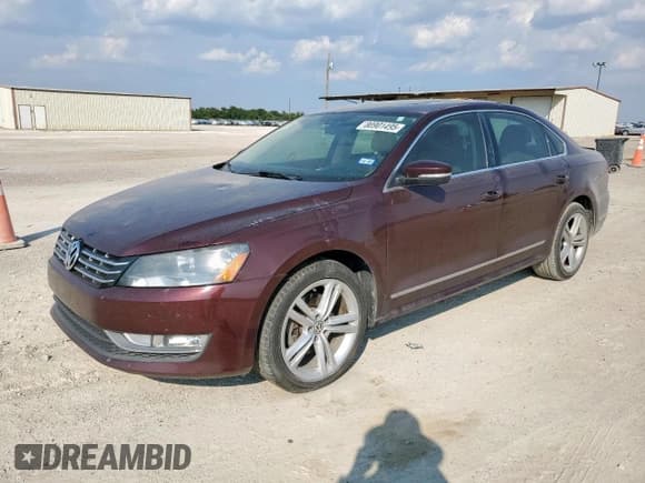 ✅ 2014 Volkswagen Passat SEL Premium • VIN: 1VWCM7A37EC095677 • Lot: 80901495. Wystawiony na Copart z przebiegiem 131 498 mil. Bezpłatny archiwum sprzedaży aukcyjnych z USA i szczegółowy raport historii pojazdu na DreamBid. Zdjęcie 1.