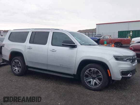 ✅ 2024 Jeep Wagoneer Series II • VIN: 1C4SJSBP6RS175401 • Lot: 43881937. Listed on IAAI with 32,601 mi. Free auction sales archive from the USA and detailed vehicle history report at DreamBid. Image 14.