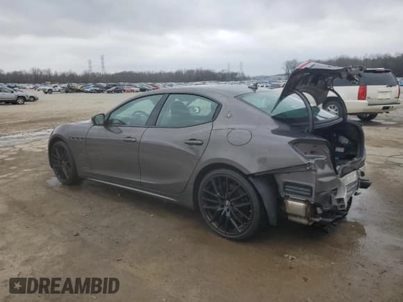 ✅ 2021 Maserati Ghibli S GranSport • VIN: ZAM57YSS4M1362133 • Лот: 43746185. Опубликован ранее на Copart с пробегом 14 383 миль. Бесплатный доступ к архиву аукционных продаж из США и подробный отчёт об истории автомобиля на DreamBid. Изображение 2.