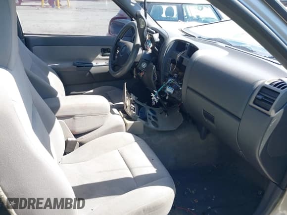 ✅ 2004 Chevrolet Colorado Z85 • VIN: 1GCCS198848145963 • Lot: 39130743. Wystawiony na IAAI z przebiegiem 122 024 mil. Bezpłatny archiwum sprzedaży aukcyjnych z USA i szczegółowy raport historii pojazdu na DreamBid. Zdjęcie 5.