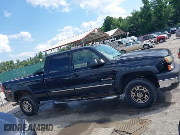 ✅ 2005 Chevrolet Silverado 2500HD LT3 • VIN: 1GCHK23G35F931582 • Лот: 42539862. Опубликован ранее на IAAI с пробегом 131 840 миль. Бесплатный доступ к архиву аукционных продаж из США и подробный отчёт об истории автомобиля на DreamBid. Изображение 13.