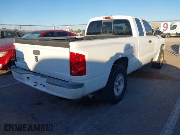 ✅ 2008 Dodge Dakota SLT • VIN: 1D7HE42K58S504608 • Лот: 43606035. Опубликован ранее на IAAI с пробегом 199 213 миль. Бесплатный доступ к архиву аукционных продаж из США и подробный отчёт об истории автомобиля на DreamBid. Изображение 4.