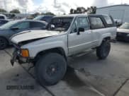 ✅ 1987 Toyota 4Runner • VIN: JT4RN62D0H0159821 • Lot: 82472415. Wystawiony na Copart z przebiegiem 273 810 mil. Bezpłatny archiwum sprzedaży aukcyjnych z USA i szczegółowy raport historii pojazdu na DreamBid. Zdjęcie 1.