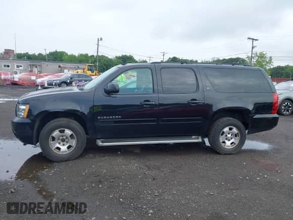 2014 Chevrolet Suburban LT z VIN 1GNSKJE74ER122546, wystawiony jako IAAI lot #42641722 z przebiegiem 435 000 mil mil oraz . Historia ofert i sprzedaży dostępna na DreamBid. Obrazek 14.