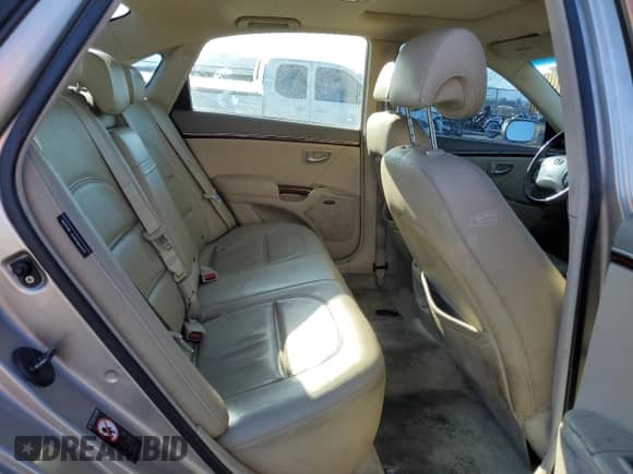 2007 Hyundai Azera SE с VIN KMHFC46F87A185712, выставлен на аукционе Copart как лот 84353254 с пробегом 248 155 миль миль и Списание • Salvage title. История ставок и продаж доступна на DreamBid. Изображение 10.