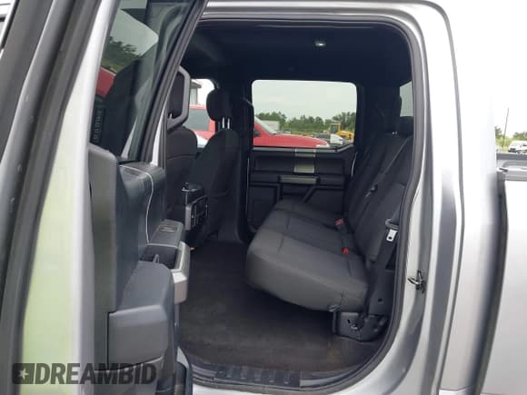 ✅ 2020 Ford F-150 XL • VIN: 1FTEW1E52LKD88727 • Lot: 42899659. Wystawiony na IAAI z przebiegiem 171 265 mil. Bezpłatny archiwum sprzedaży aukcyjnych z USA i szczegółowy raport historii pojazdu na DreamBid. Zdjęcie 8.