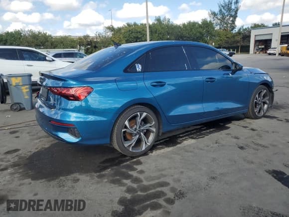 ✅ 2022 Audi A3 Premium Plus • VIN: WAUHUDGY2NA077896 • Lot: 42247175. Listed on Copart with 38,243 mi. Free auction sales archive from the USA and detailed vehicle history report at DreamBid. Image 3.