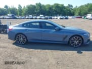 ✅ 2022 BMW 8 Series M850i • VIN: WBAGV8C02NCH89994 • Lot: 42771379. Wystawiony na IAAI z przebiegiem 60 519 mil. Bezpłatny archiwum sprzedaży aukcyjnych z USA i szczegółowy raport historii pojazdu na DreamBid. Zdjęcie 13.