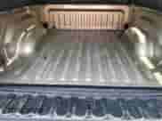 2005 Dodge 1500 SLT z VIN 1D7HA16D25J503603, wystawiony jako Copart lot #84812175 z przebiegiem 242 224 mil mil oraz Szkoda całkowita • Salvage title. Historia ofert i sprzedaży dostępna na DreamBid. Obrazek 10.