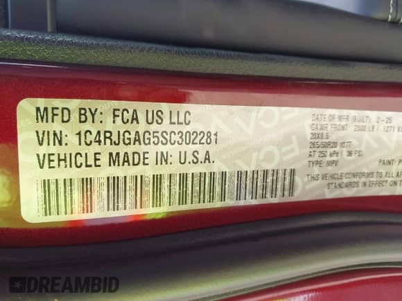 2025 Jeep Grand Cherokee Altitude X with VIN 1C4RJGAG5SC302281, listed as a IAAI auction lot 42533430 with 3,819 mi miles and . Bid and sale history available at DreamBid. Image 9.