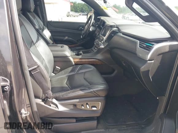 ✅ 2018 Chevrolet Tahoe LS • VIN: 1GNSCAKCXJR127730 • Lot: 42187079. Wystawiony na IAAI z przebiegiem 123 465 mil. Bezpłatny archiwum sprzedaży aukcyjnych z USA i szczegółowy raport historii pojazdu na DreamBid. Zdjęcie 5.