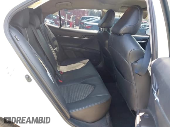 ✅ 2021 Toyota Camry SE • VIN: 4T1T11AK1MU419498 • Lot: 42910317. Wystawiony na IAAI z przebiegiem 133 431 mil. Bezpłatny archiwum sprzedaży aukcyjnych z USA i szczegółowy raport historii pojazdu na DreamBid. Zdjęcie 8.