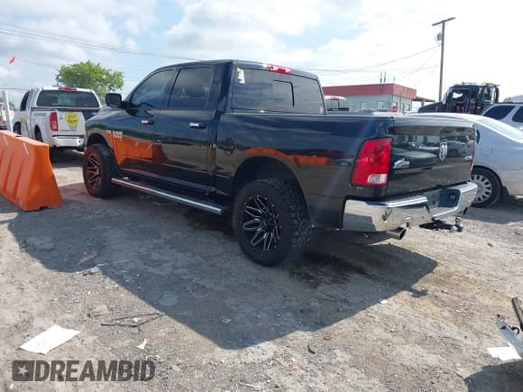 ✅ 2018 Ram 1500 Big Horn • VIN: 3C6RR7LT8JG130740 • Lot: 42822308. Wystawiony na IAAI z przebiegiem 103 758 mil. Bezpłatny archiwum sprzedaży aukcyjnych z USA i szczegółowy raport historii pojazdu na DreamBid. Zdjęcie 3.