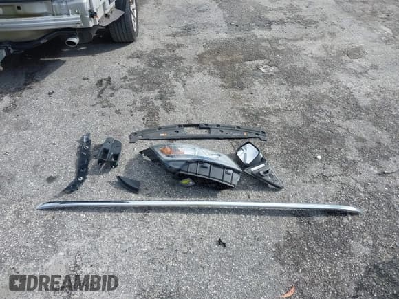 ✅ 2016 Ford Explorer Limited • VIN: 1FM5K8F8XGGD04218 • Lot: 42231185. Wystawiony na IAAI z przebiegiem 69 963 mil. Bezpłatny archiwum sprzedaży aukcyjnych z USA i szczegółowy raport historii pojazdu na DreamBid. Zdjęcie 12.