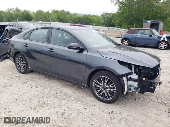 ✅ 2023 Kia Forte GT-Line • VIN: 3KPF54AD6PE568663 • Lot: 58807165. Wystawiony na Copart z przebiegiem 28 786 mil. Bezpłatny archiwum sprzedaży aukcyjnych z USA i szczegółowy raport historii pojazdu na DreamBid. Zdjęcie 4.