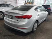✅ 2018 Hyundai Elantra SE • VIN: 5NPD74LF6JH392491 • Лот: 43343254. Опубликован ранее на IAAI с пробегом 108 918 миль. Бесплатный доступ к архиву аукционных продаж из США и подробный отчёт об истории автомобиля на DreamBid. Изображение 4.