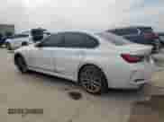 2023 BMW 3 Series 330i xDrive z VIN 3MW89FF01P8D57221, wystawiony jako Copart lot #71742965 z przebiegiem 44 395 mil mil oraz Szkoda całkowita • Salvage title. Historia ofert i sprzedaży dostępna na DreamBid. Obrazek 2.